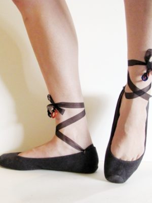 boring flats to ballet style toe-shoes . how to-sday thumbnail