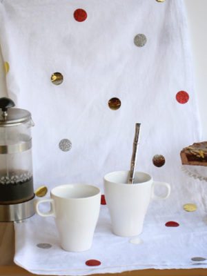 Metallic Confetti DIY Christmas Tea Towel  – How To-sday thumbnail