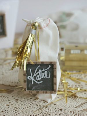 DIY Chalkboard Gift Tags – How To-sday thumbnail