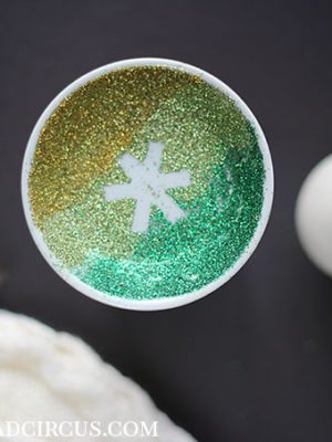 Ombre Glitter Snowflake Dish . How To-sday thumbnail