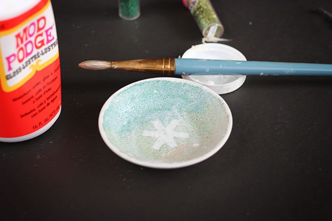 Glitter-Snowflake-Dish-Tutorial-Step6