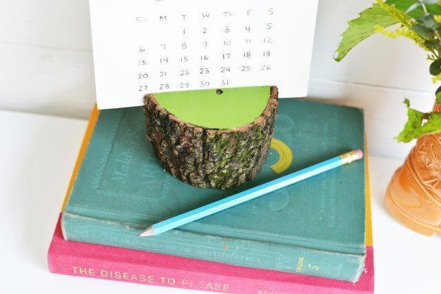 DIY Branch Desktop Calendar Holder