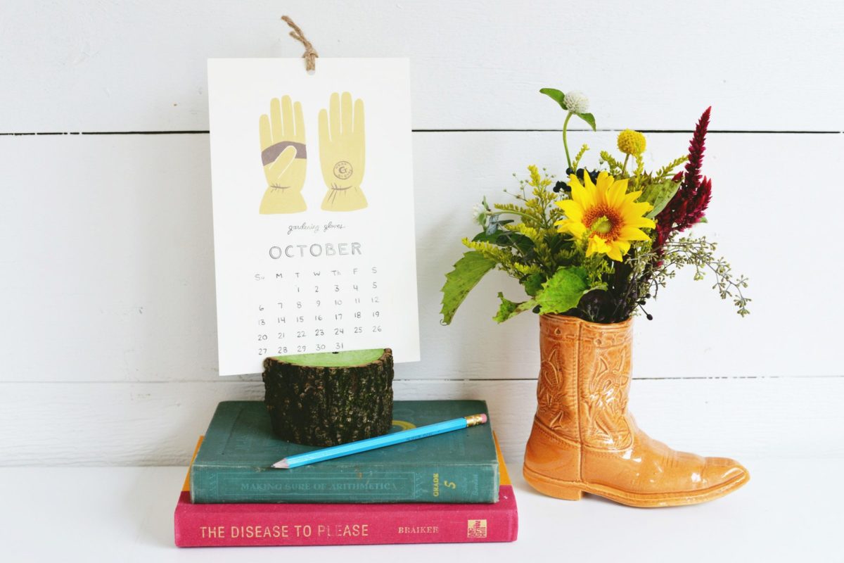 DIY Painted Stump Calendar Holder Shrimp Salad Circus