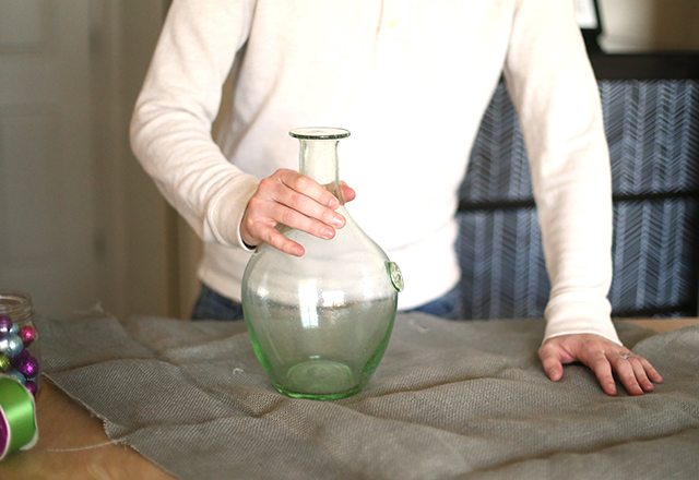 How to Wrap Christmas Presents - Vase in Burlap