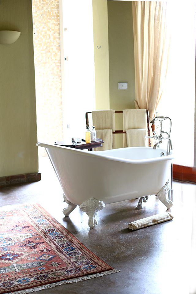 Safari at Kruger Travel Guide - Where to Stay - Massive Bathtub at Tintswalo Safari Lodge