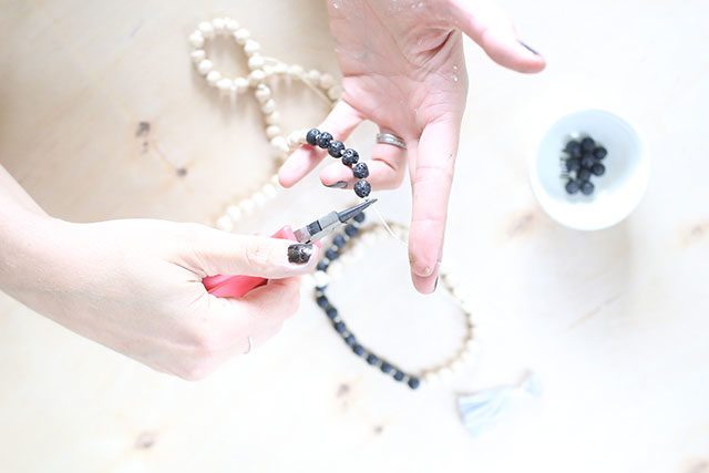 How-to-Tie-a-Mala-Necklace---Tighten-the-Knot