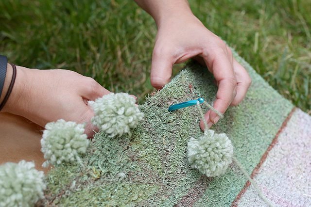 Pom Pom Rug Doormat - Step 7