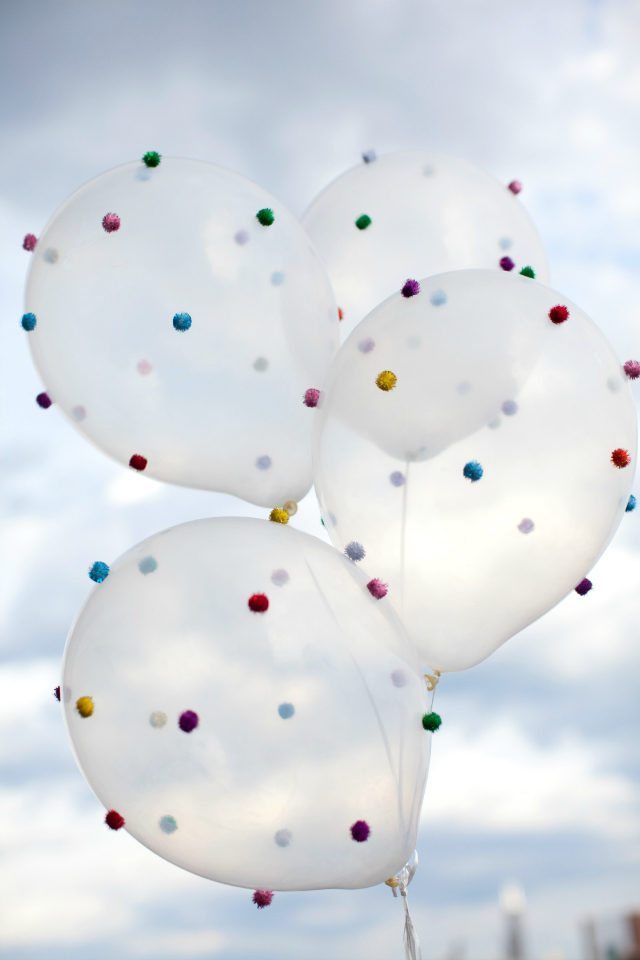 1 DIY Pom Pom Balloons