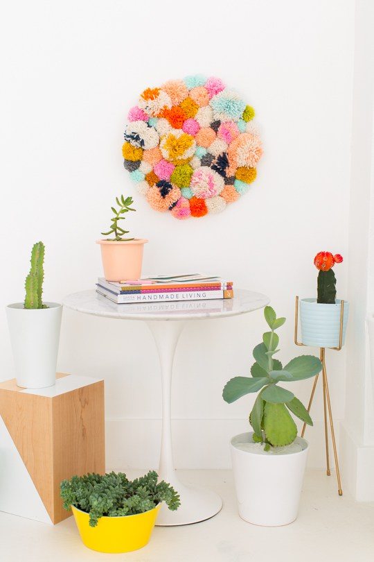 1 DIY Round Pom Pom Wall Hanging