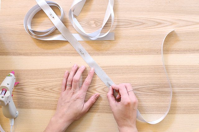 diy-christmas-card-holder-from-wood-slice-step-6