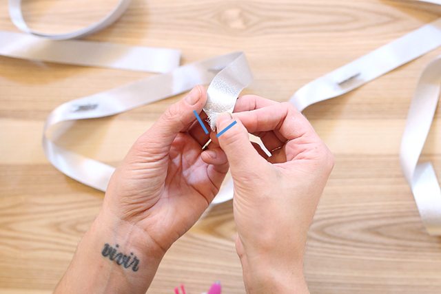 diy-christmas-card-holder-from-wood-slice-step-7