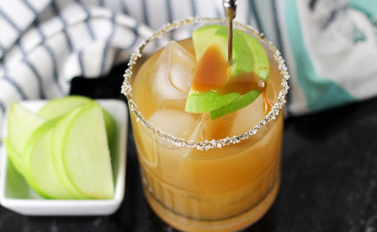 Salted Caramel Apple Cocktail Recipe