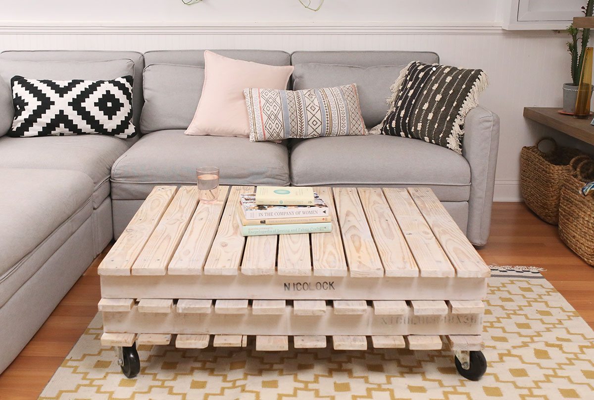 DIY Pallet Coffee Table