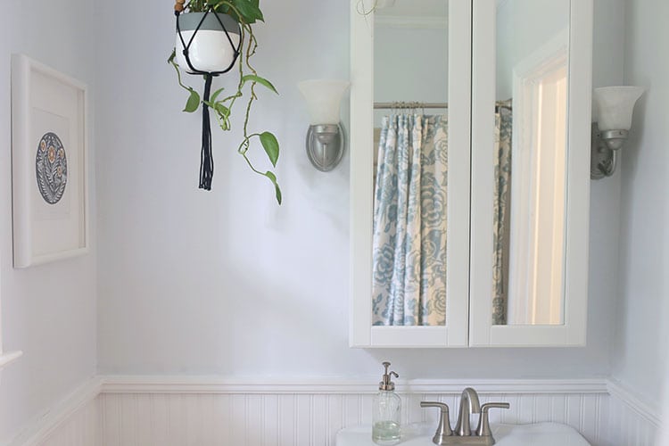 How to Make a Tiny Bathroom Look Bigger With Paint
