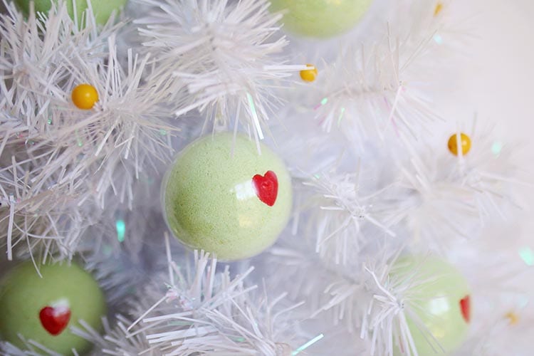 DIY Grinch Bath Bomb Ornaments for Christmas 1
