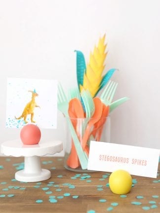 Party Decor: Easy Wooden DIY Place Card Holders thumbnail