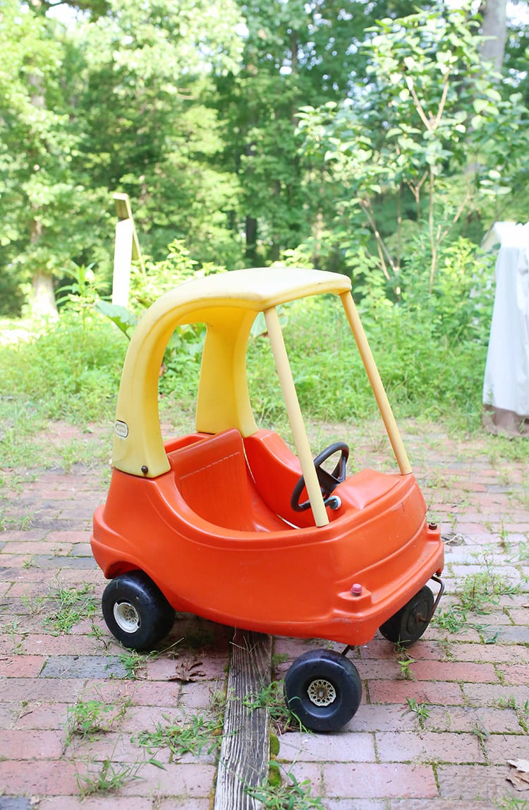 How to Paint a Little Tikes Cozy Coupe Plastic Car - Before