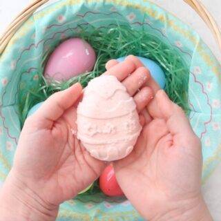 Easter Egg Bath Bombs With a Surprise Inside (Video)